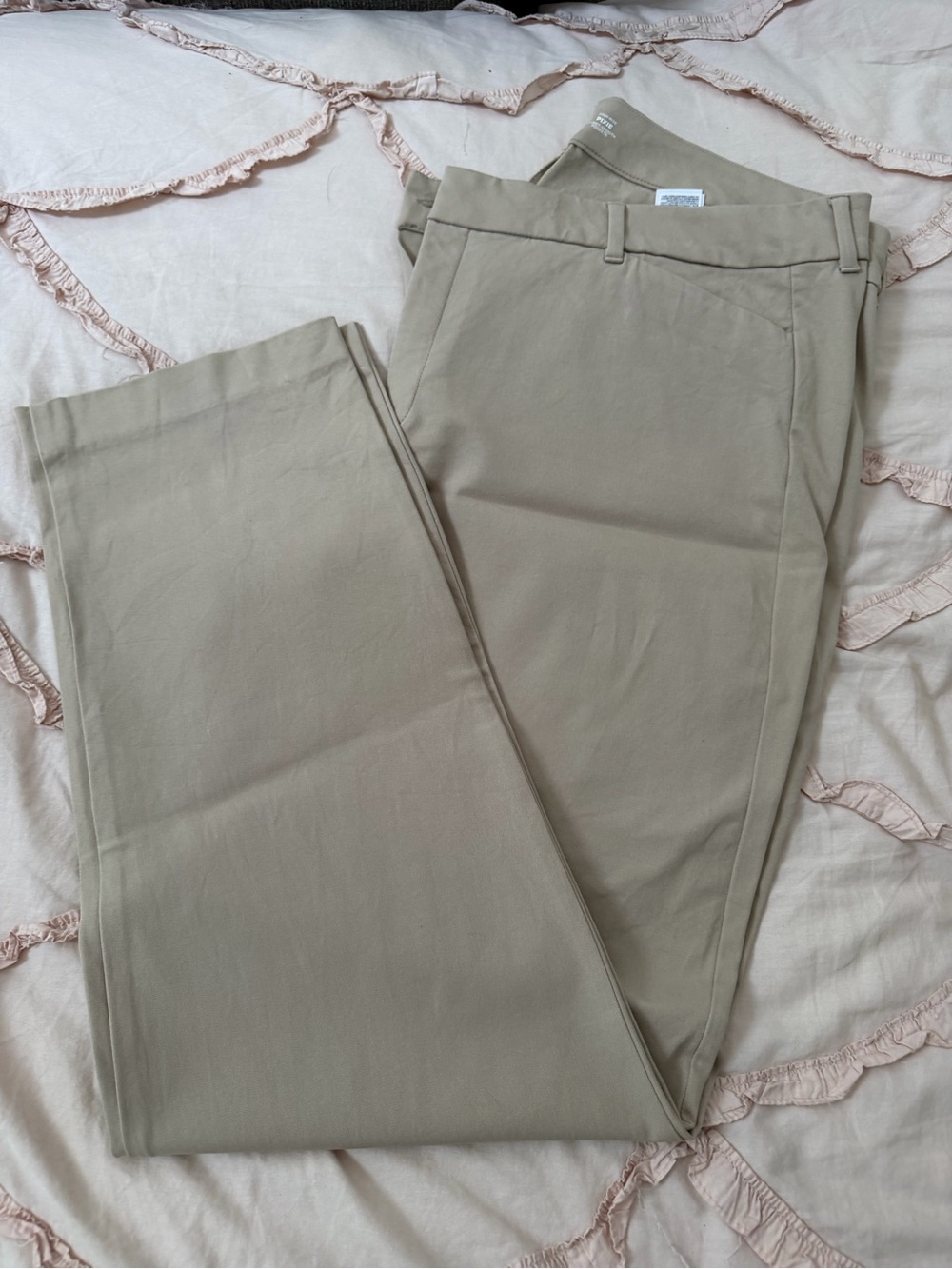 Old Navy Women's Khaki Straight-Leg Trousers Like new condition